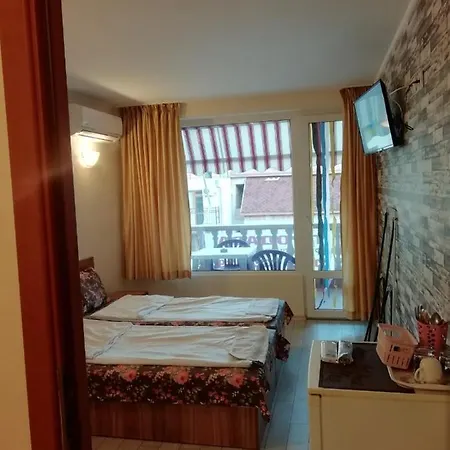 Gues House Ceco ゲストハウス ネセバル